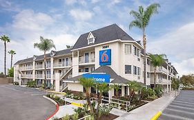 Motel 6-Buena Park, Ca - Knotts Berry Farm - Disneyland